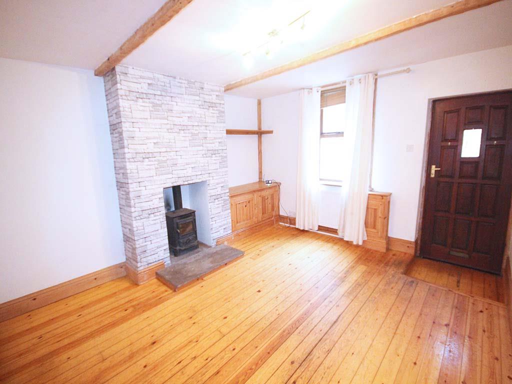 2 bedroom mid terrace house For Sale in Winewall - IMG_5849.jpg